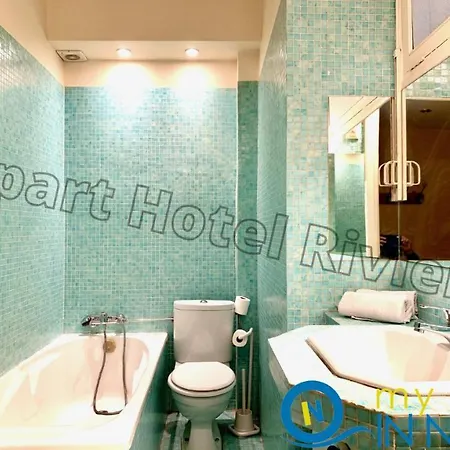 Riviera: Hyper-central With Sea-view Balcony *