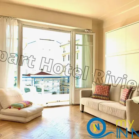 Riviera: Hyper-central With Sea-view Balcony
